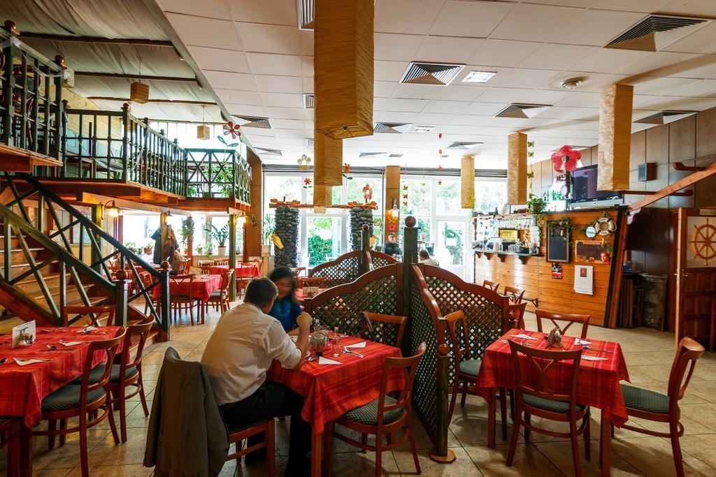 Hostel Flandria Будапеща Екстериор снимка