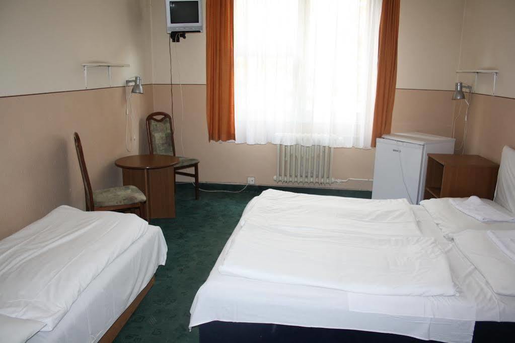 Hostel Flandria Будапеща Екстериор снимка